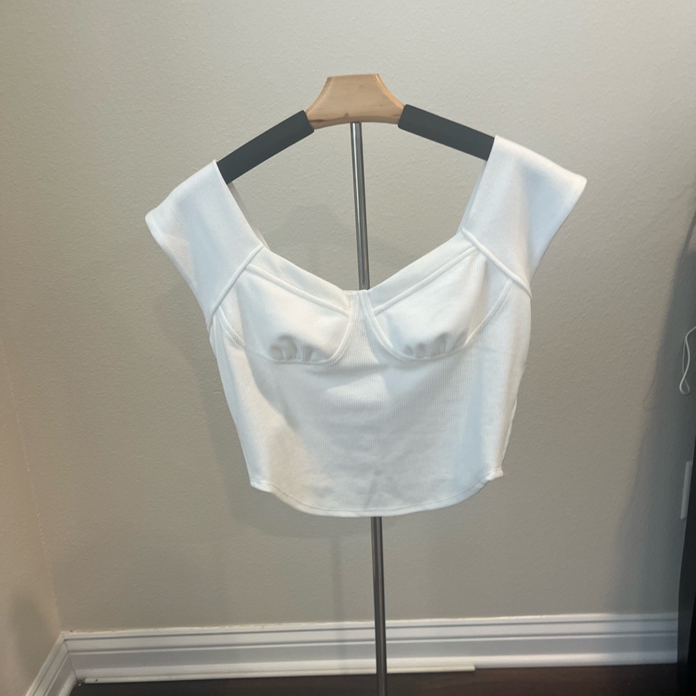 Forever 21 White Sleeveless Crop Blouse